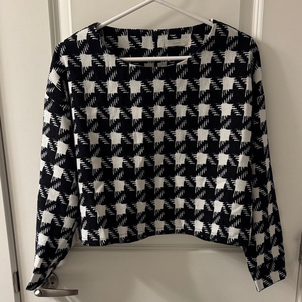 Luna Black and White Houndstooth Pattern Long Sleeve Office Work Career Top
